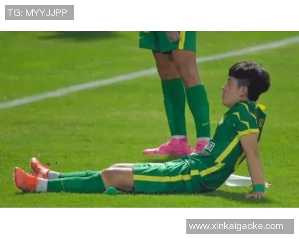 日本足球明星穿搭解析与鞋子图片展示让你领略球场风采 日本足球明星穿搭解析与鞋子图片展示让你领略球场风采